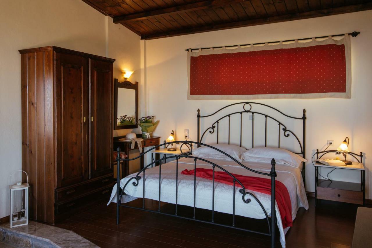 Aetovigla Guesthouse Krousonas  Ngoại thất bức ảnh