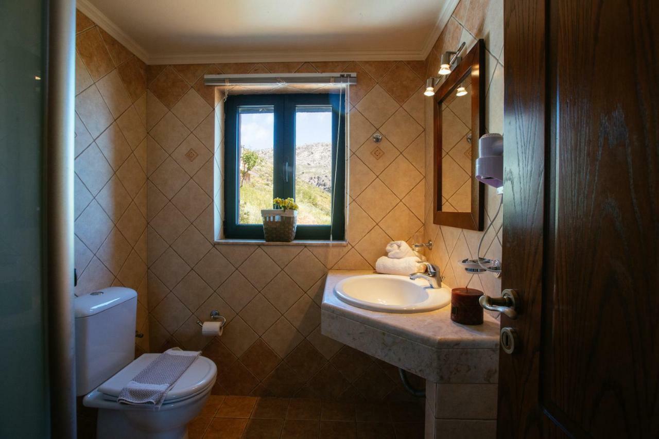 Aetovigla Guesthouse Krousonas  Ngoại thất bức ảnh